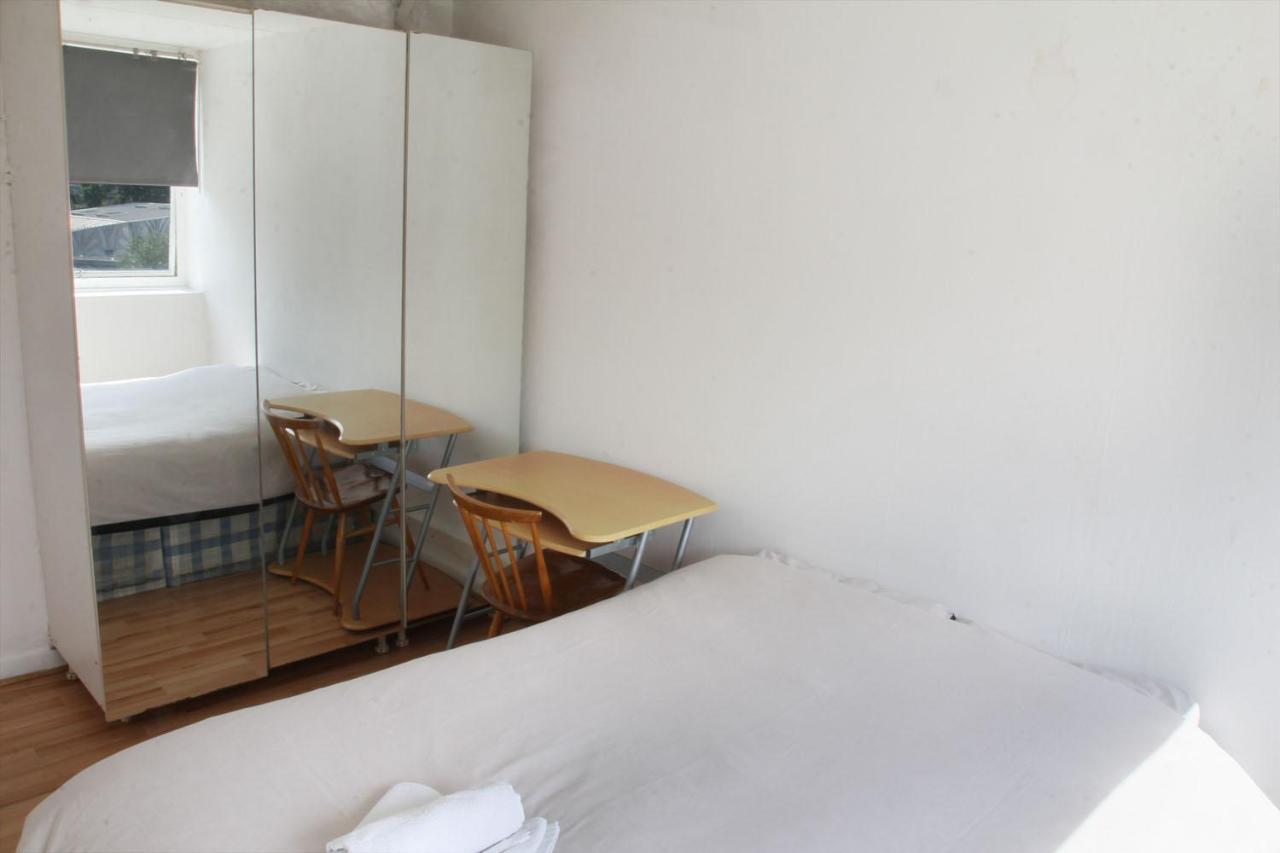 Elephant & Castle - Zone 2 - Private Rooms - Shared Bathroom London Exterior photo
