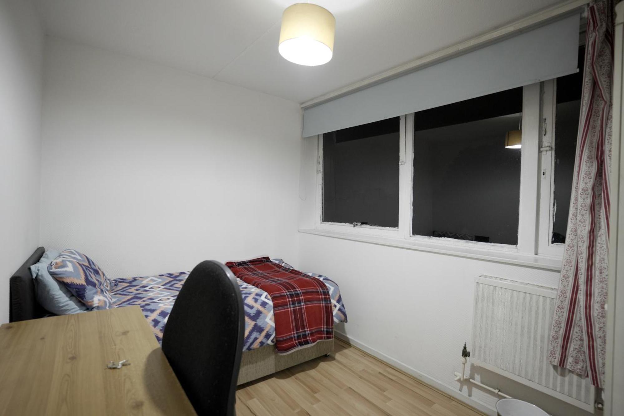 Elephant & Castle - Zone 2 - Private Rooms - Shared Bathroom London Exterior photo